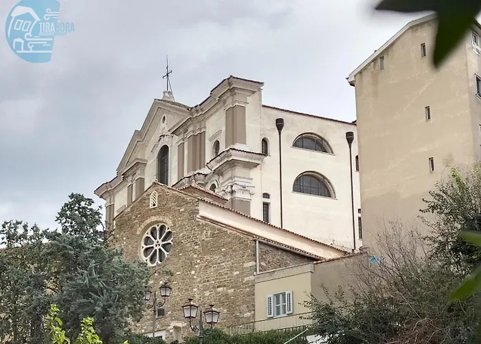 Punta Del Forno Tirabora Short Rent